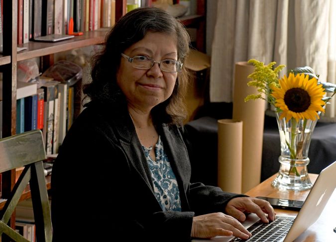 Mujeres periodistas deben ocupar puestos de decisión en las redacciones: Virginia Bautista  